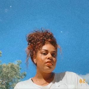 Meet your Posher, Mia